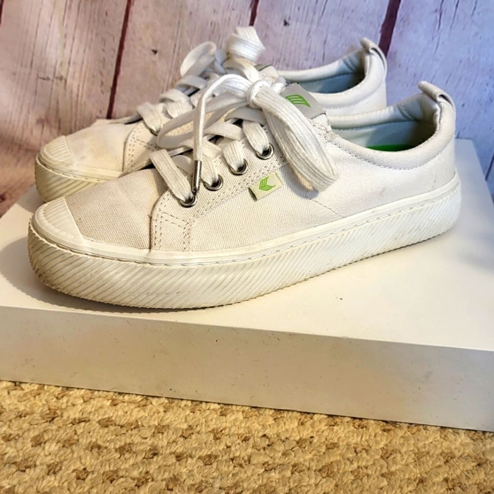 Cariuma Rio Brazil "OCA Low" White Canvas Sneakers Wmns 6/EU 36.5 $85